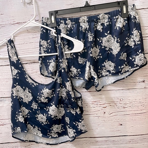 Forever 21 Floral Pajama Set - Picture 2 of 12